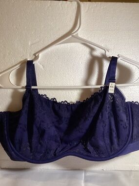 PINK Victoria's Secret Lace Underwire Bra in Deep Navy